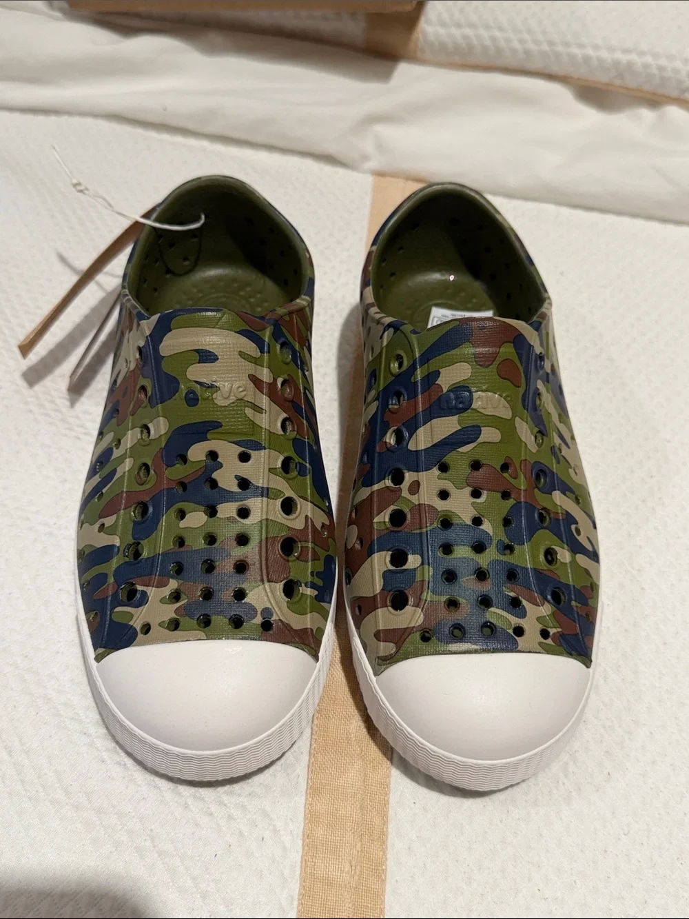 NWT - Native - Kids Jefferson Camo Waterproof Shoes - Size: C11